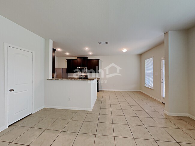 Building Photo - 7734 Watersedge Cove