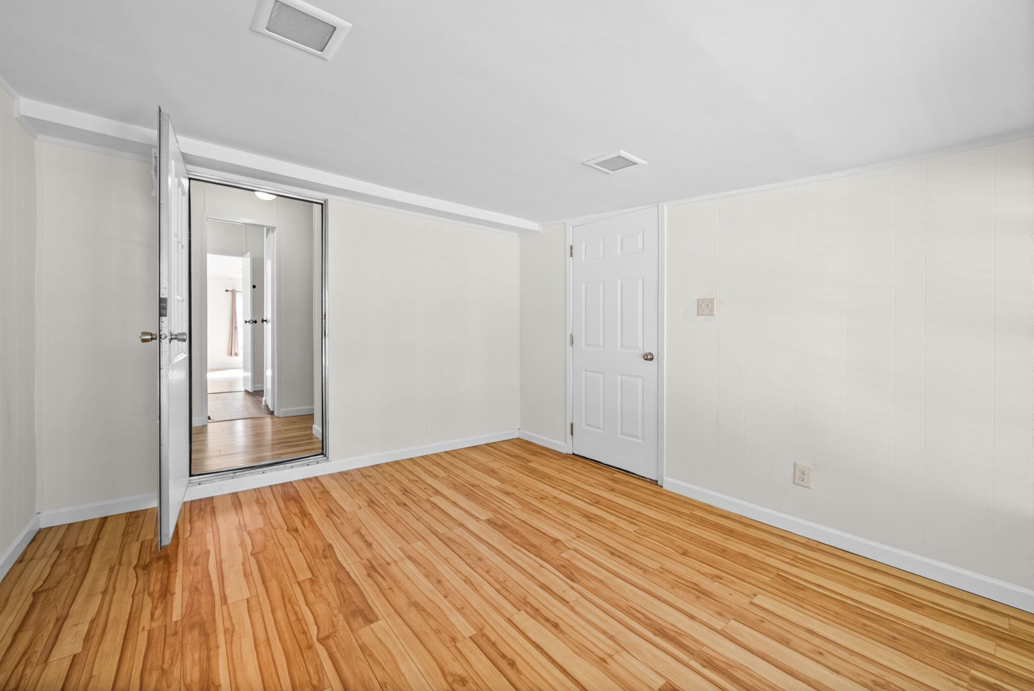Building Photo - 315 Riverview Dr
