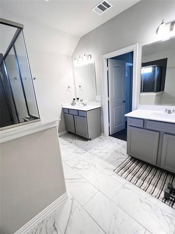 Building Photo - 2093 Almassera Dr