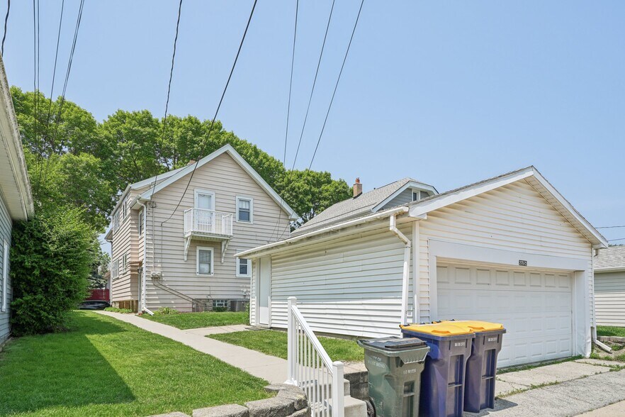 Building Photo - 2170 S 64th St