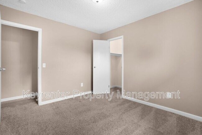 Building Photo - 15593 Fox Plains Dr