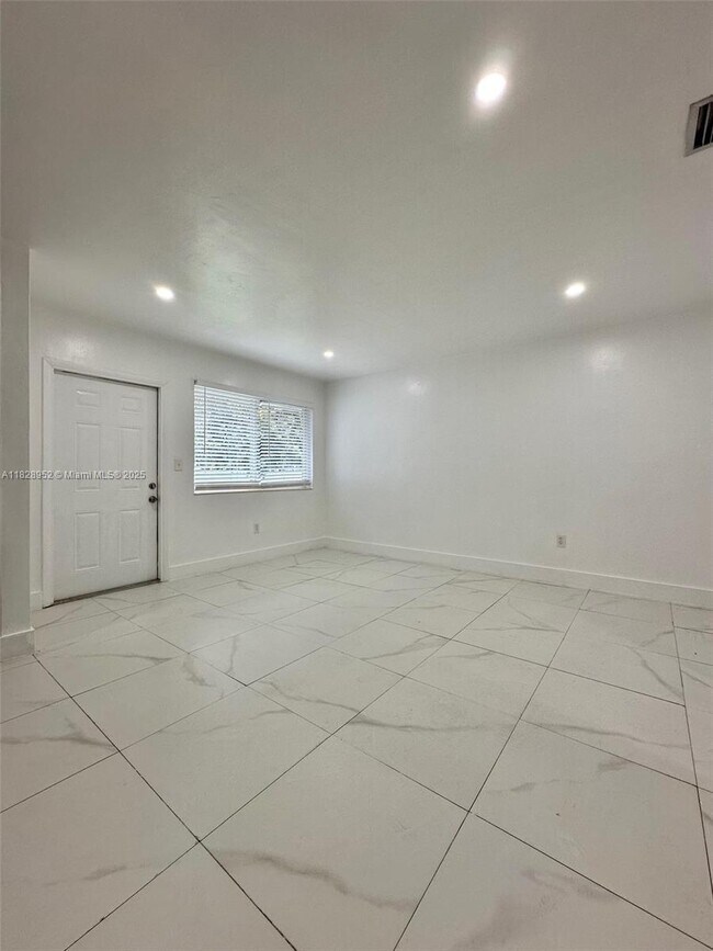 Building Photo - 62 NE 78th St