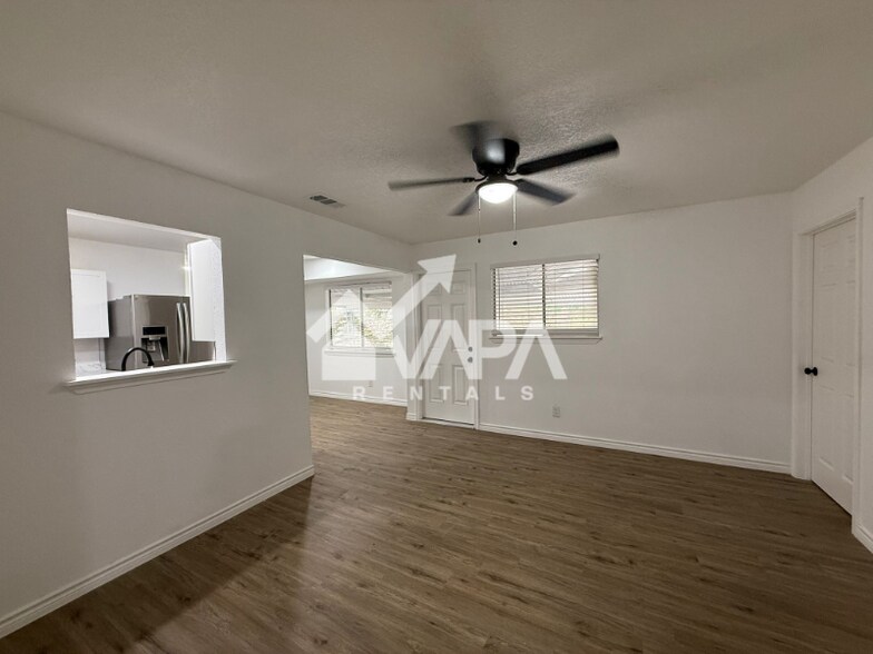 Building Photo - 6726 Alan Hale Dr
