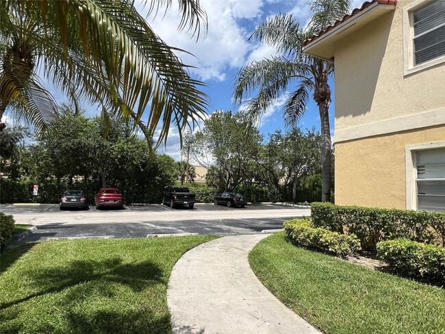 Building Photo - 1241 SW 46th Ave