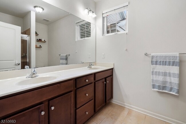 Building Photo - 503 Waterview Ct