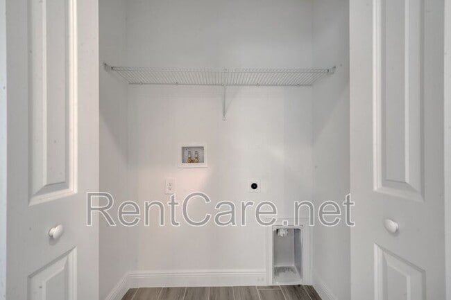 Building Photo - 1600 Cumin Dr