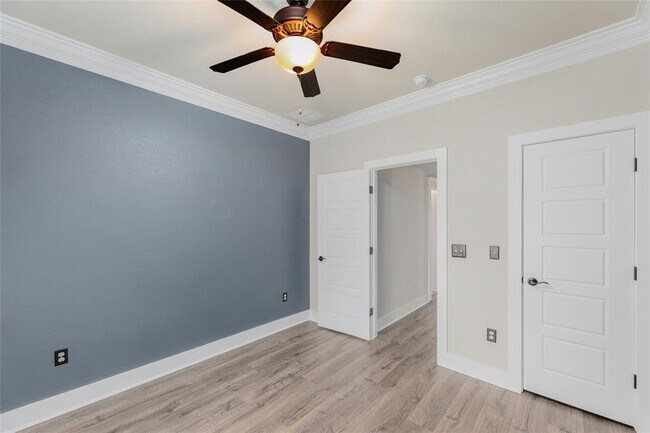 Building Photo - 11108 Railway Ln