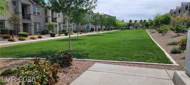 Building Photo - Brand-New Juniper Hills Townhome with 4 Bedrooms, Loft & Dual Balconies
