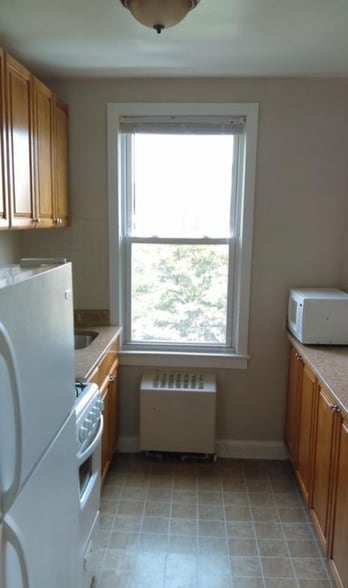 Building Photo - 1135 16th St NE