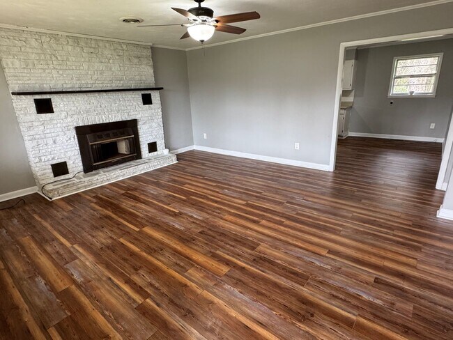 Building Photo - 3 Bedroom, 2 Bathroom Home located in Greeneville, TN