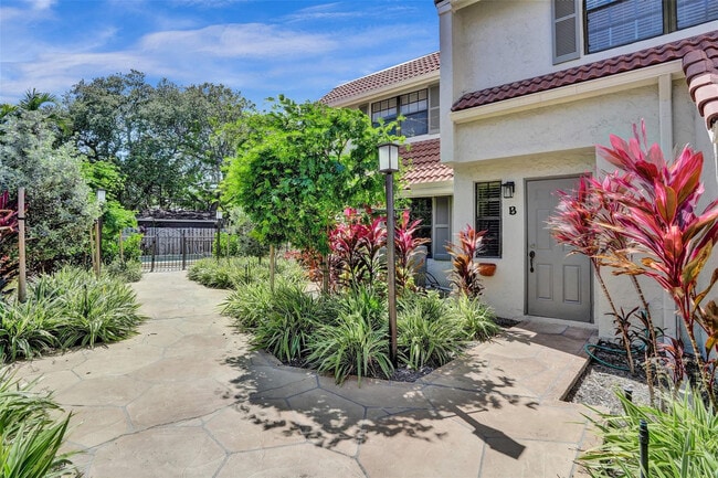 Building Photo - 1415 Miami Rd