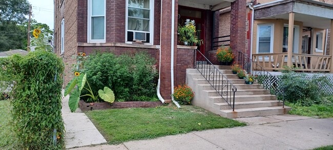 Building Photo - 6458 S Paulina St