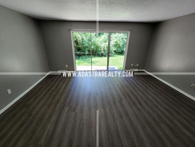 Building Photo - Affordable Raytown Area KCMO Apartment-Ava...