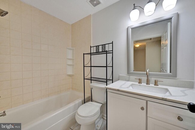Building Photo - 7836 Foxfarm Ln