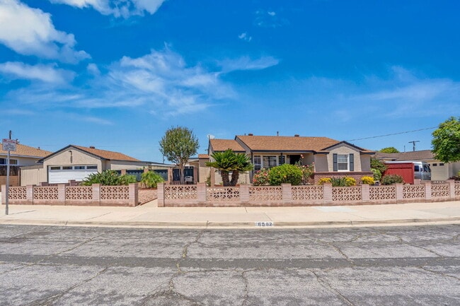 Building Photo - A San Diego Home with a Pool? Yes please!