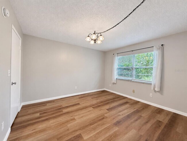 Building Photo - 6380 Bonnie Bay Cir N