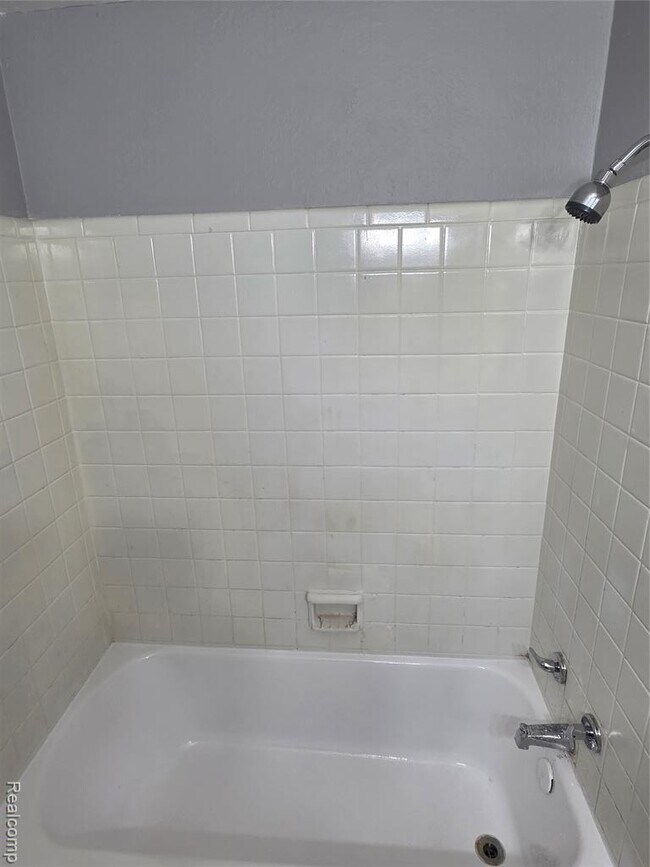 Building Photo - 16647 Rossini Dr