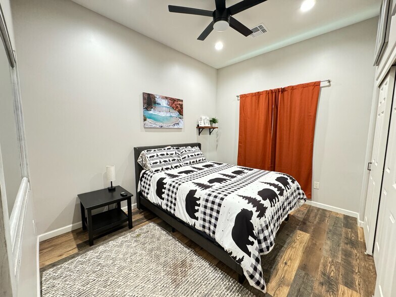 Building Photo - 8688 E Pittman Valley Rd