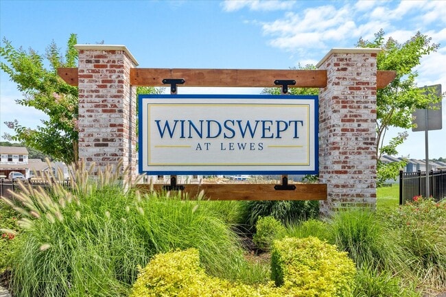 Building Photo - Welcome to your new home in beautiful Lewe...