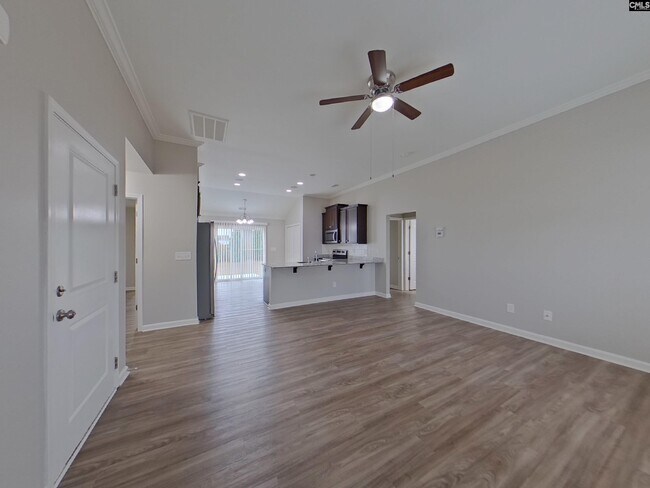 Building Photo - 333 Finch Ln