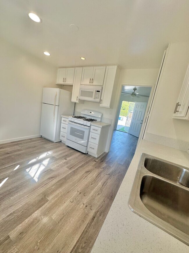 Building Photo - NANCY DRIVE DUPLEX