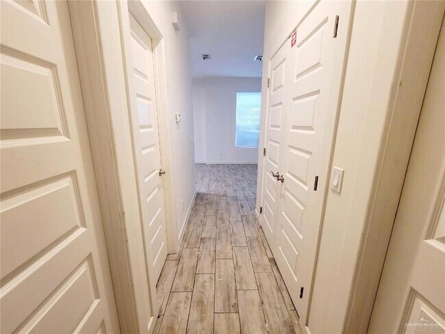 Building Photo - 3707 Valeria St