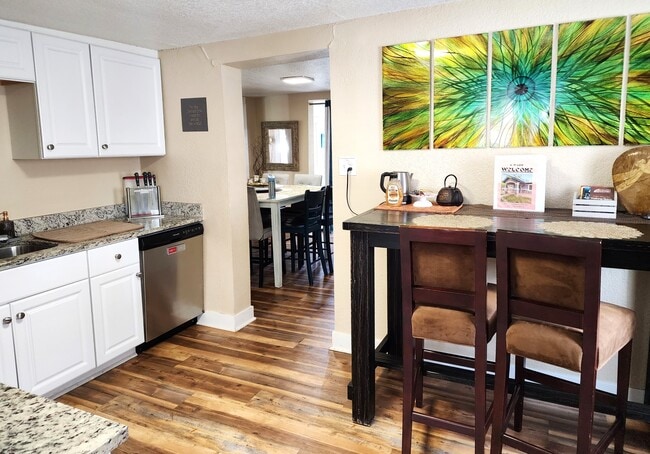 Building Photo - 3130 W Longfellow Pl