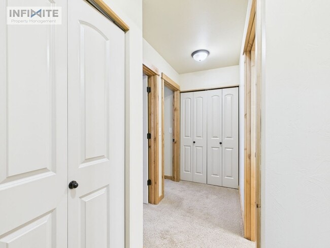 Building Photo - Move In Ready 3 Bedroom!