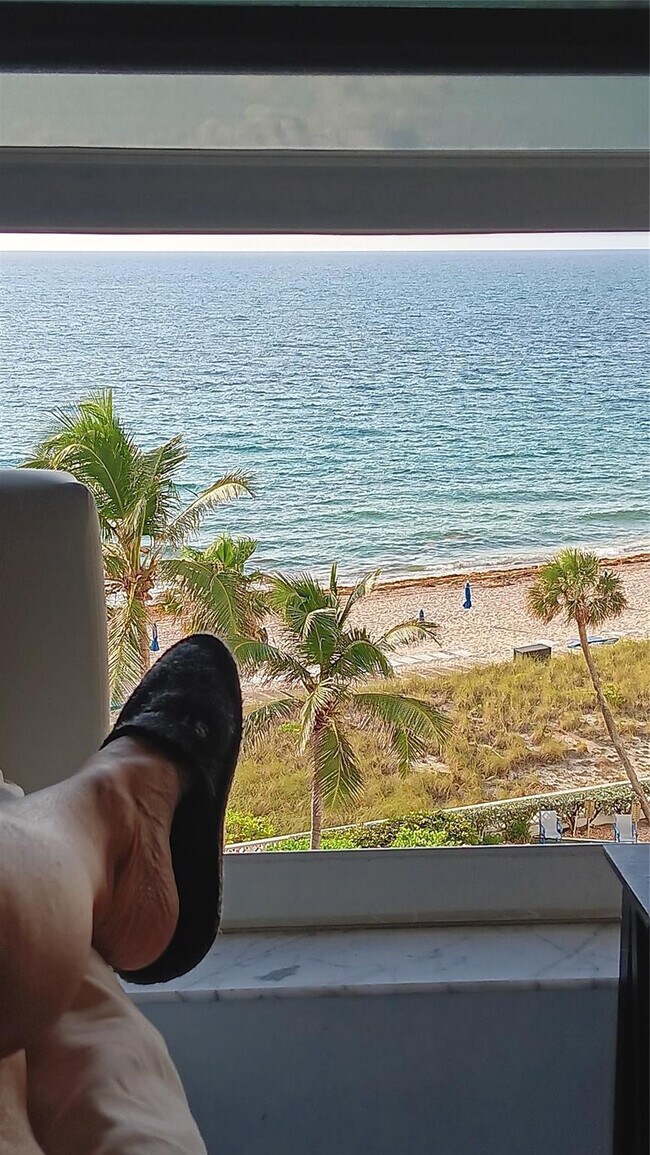 Building Photo - 3700 Galt Ocean Dr