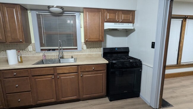 Building Photo - Welcome to this newly renovated gem located in the heart of North Canton