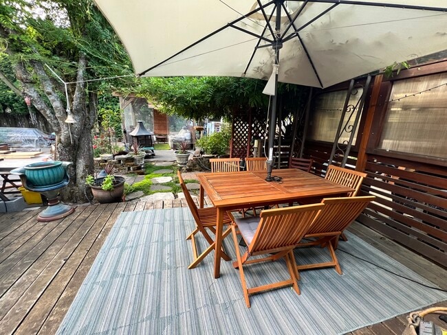 Building Photo - 1709 Avalon Pl