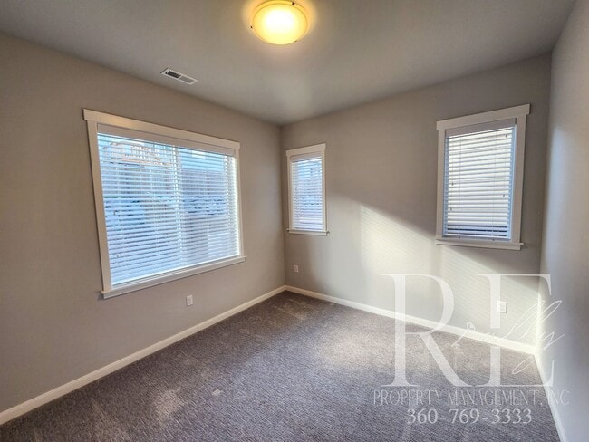 Building Photo - Elegant McCormick Woods Home with Spacious Layout & Modern Touches