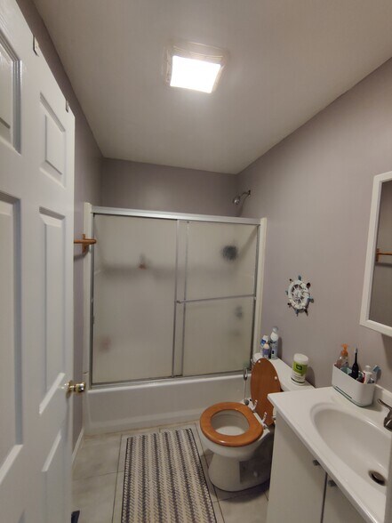 Bathroom - 235 Columbia Rd