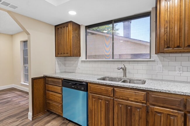 Building Photo - 1037 Alicia Ln
