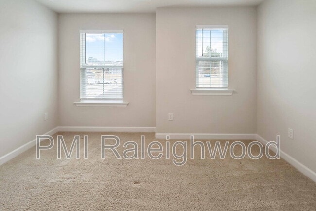 Building Photo - 521 Brittany Ct