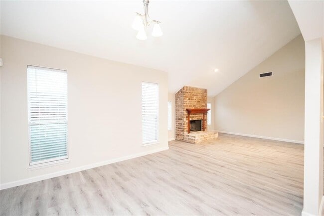 Building Photo - 5407 Oakhaven Ln