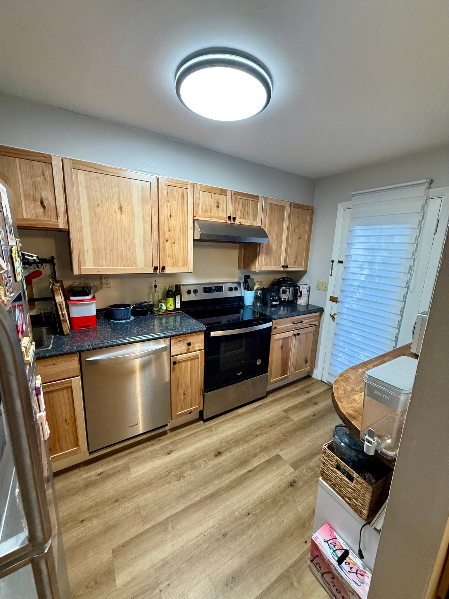 Building Photo - 5 Charles St