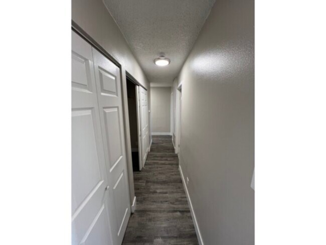 Building Photo - 3702 W Byers Pl
