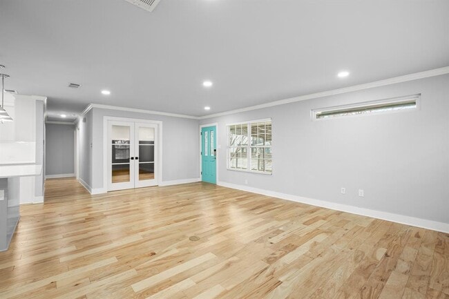 Building Photo - 3307 Garden Villa Ln