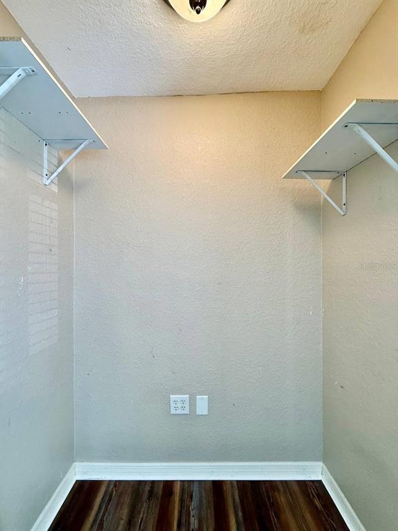 Building Photo - 704 Lyndhurst St