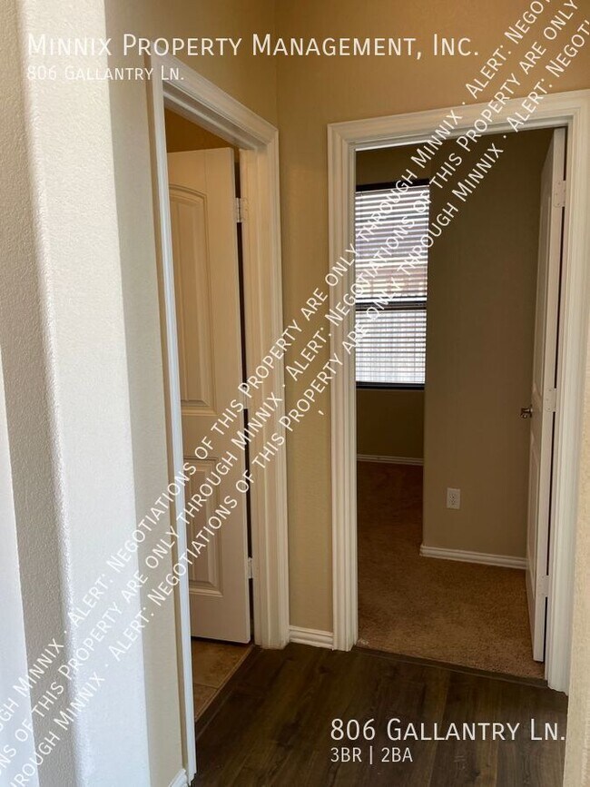 Building Photo - 806 Gallantry Ln.