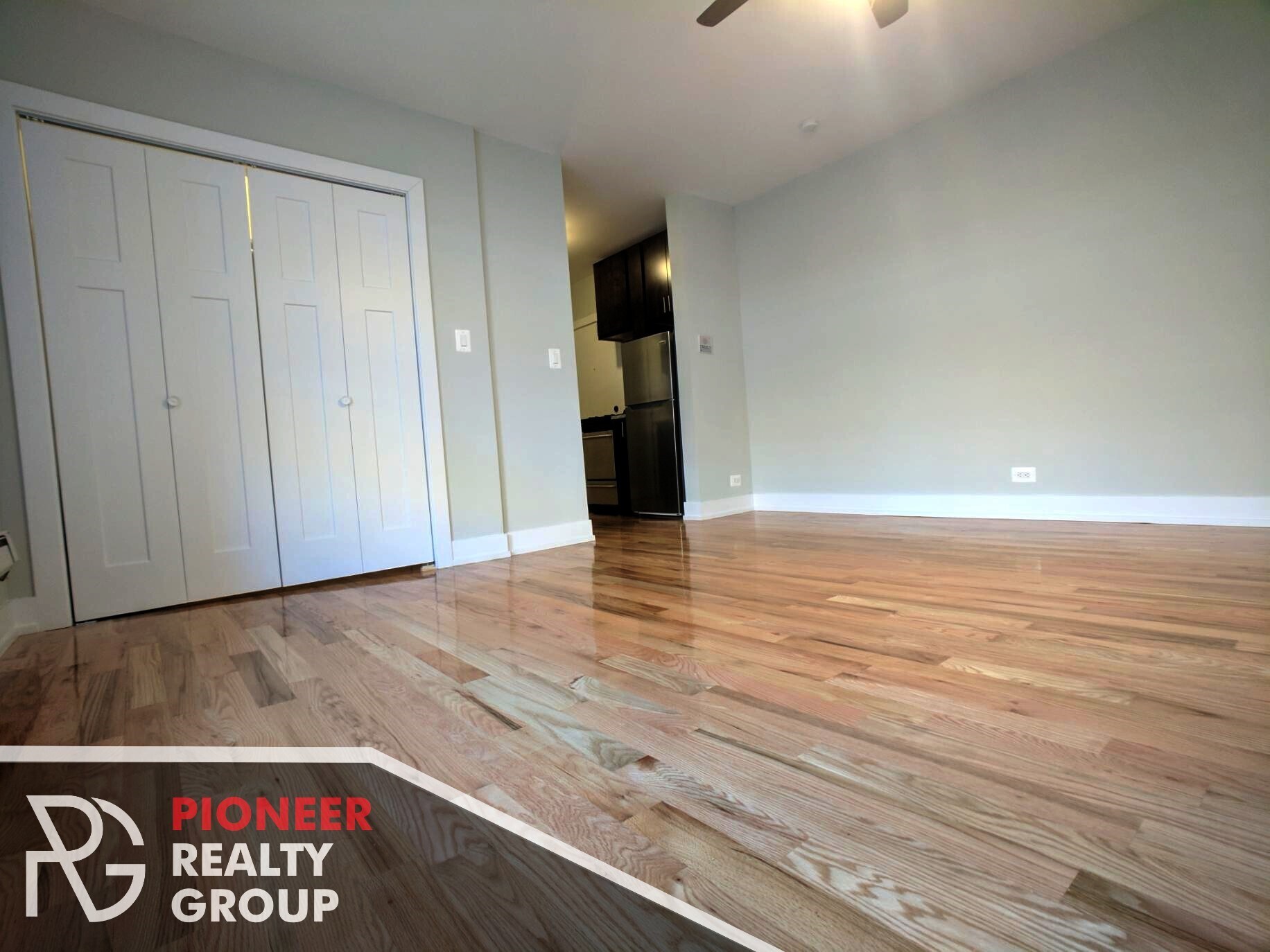 Building Photo - 813 W Cornelia Ave