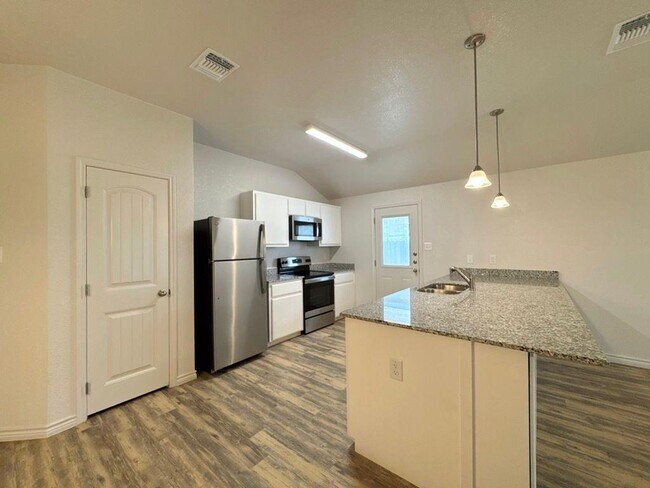 Building Photo - 205 Dolphin Dr