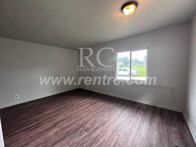 Building Photo - 104.5 Buchanan-