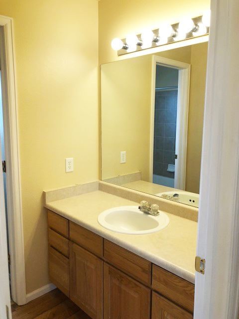 Building Photo - 3 br, 2.5 bath House - 2242 Jeanette Way