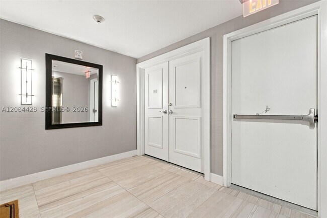 Building Photo - 730 N Ocean Blvd