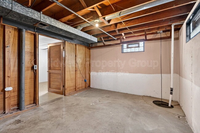 Building Photo - 515 Topaz Ave