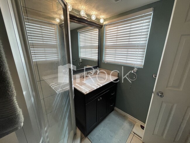 Building Photo - 3 bedroom/2 bathroom home in Moore Schools