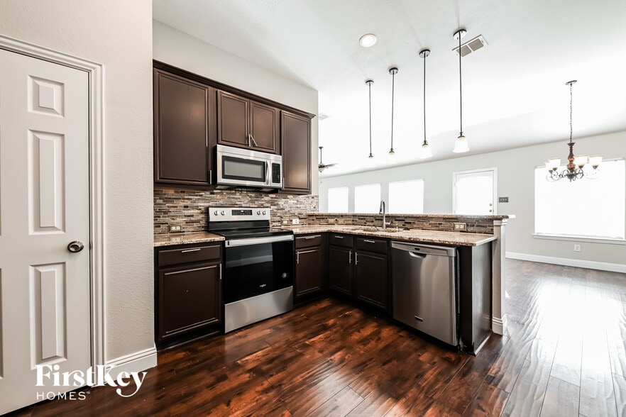 Building Photo - 502 Dover Park Trail