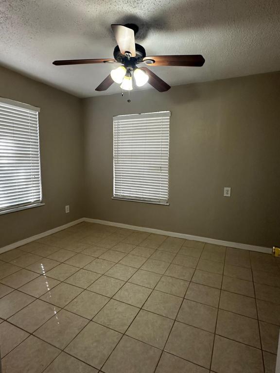 Building Photo - 1317 E Champion St